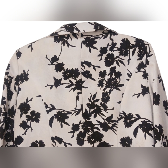 Emma James - White & Black Floral Jacket, Single Breasted, Long Sleeve, - Picture 7 of 12